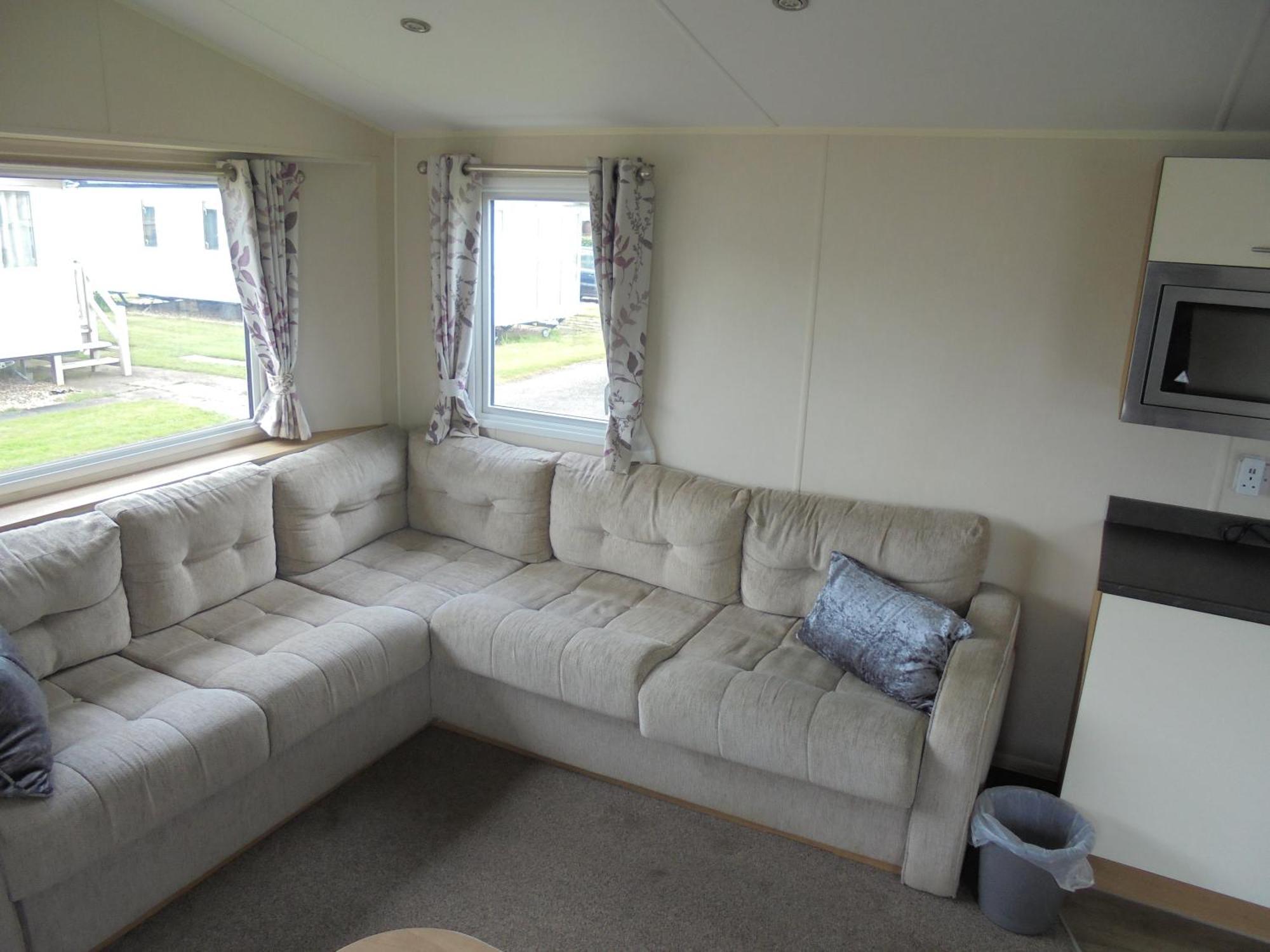 Holiday home Kingfisher Seasons Ii 8 Berth Close To Site Entrance *